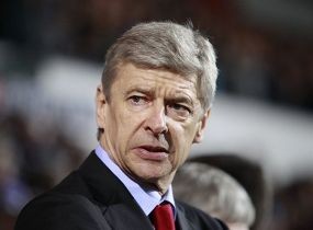 Wenger Kebingungan Cari Bek