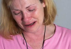 2 Penyebab Mata Bengkak Setelah Menangis