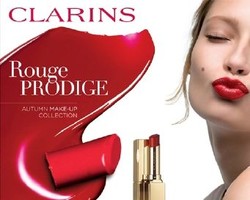 Lipstik Clarins Menjadikan Bibir Lembut & Kenyal
