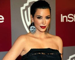 Kim Kardashian Andalkan Concealer untuk Tampil Cantik