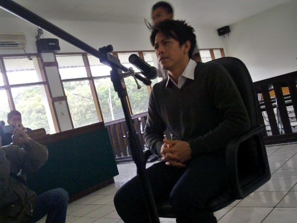 Sidang Singkat Ariel