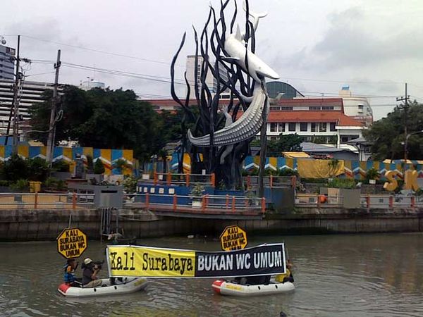 Aksi Peduli Kali Surabaya