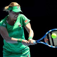 Clijsters Menang, Jankovic Tumbang