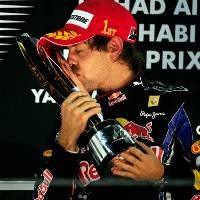 Willi Weber Inginkan Vettel