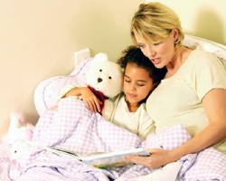 12 Manfaat Membacakan Anak Buku Cerita Sejak Dini