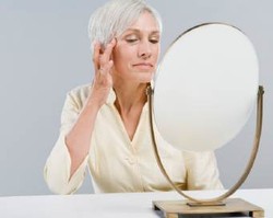 4 Kebiasaan Yang Bikin Kulit Cepat Keriput