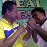 Dukung Gubernur atau Ellyas Pical, Riau? 