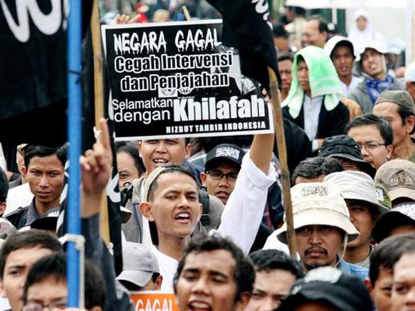 HTI Gelar Aksi Damai di Istana