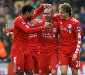 Dalglish Rayakan Kemenangan Pertama