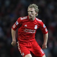 Kuyt Dukung Si Merah Gaet Suarez