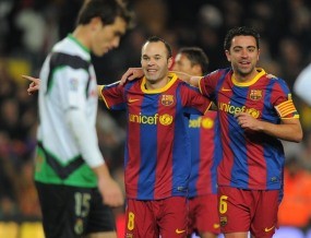 Bekuk Racing, Barca Jauhi Madrid