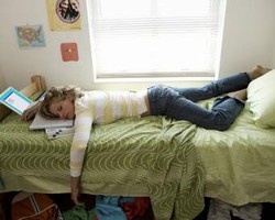 Awas, Kurang Tidur Buat Anda Makin Gemuk