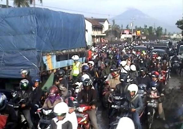 Jalan Magelang-Yogya Mengular