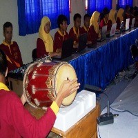 Siswa Sekolah Main Gamelan Pakai Laptop