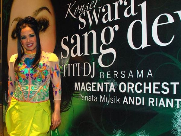 Titi DJ Pecahkan Rekor