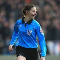 Komentator Hina Asisten Wasit Perempuan, TV Minta Maaf