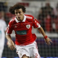 Chelsea Kian Dekat dengan David Luiz