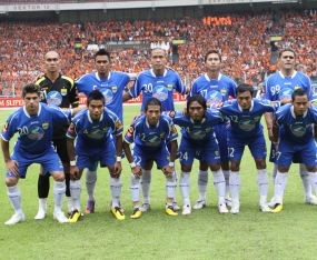 Persib di Persimpangan Jalan