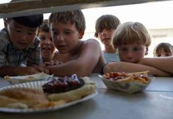 WHO: Junk Food Tak Boleh Dijual di Sekolah