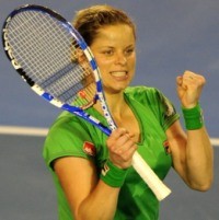 Tertunda Insiden Kaos, Clijsters Lewati Makarova