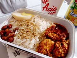 Sarapan Nasi Lemak di Udara