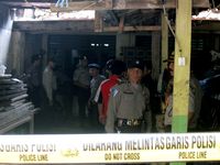 Densus 88 Gerebek Rumah Dianto