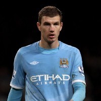 Kompany Tetap Percaya Dzeko