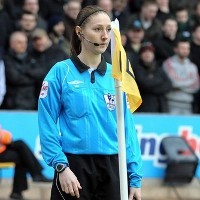 Ferdinand Bela Asisten Wasit Perempuan