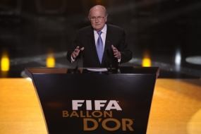 Bin Hammam: Saatnya Blatter Turun dari FIFA