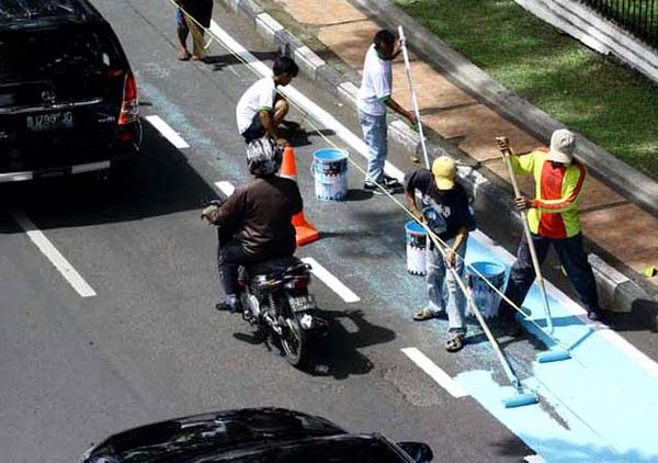 Jalur Sepeda Dicat Ulang