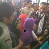 Berteriak Histeris, Keluarga Korban Kecewa Vonis Hakim