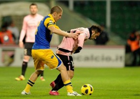 Atasi Parma, Palermo ke Semifinal 