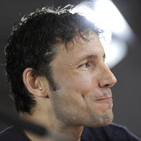 Gabung Milan, Van Bommel Siap Bersaing