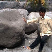 Wow! Batu Menangis di Magelang Ternyata Ada Tiga