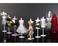 Wow, Ada Busana Lady Gaga Dalam Ukuran Mini