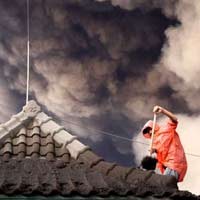 Jember dan Bondowoso Masih Diguyur Abu Bromo