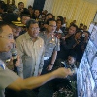 Aksi Demo di Gesat Terekam CCTV, Gubernur Terlihat Takjub