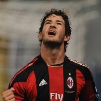 Dua Gol Pato Bawa Milan ke Semifinal