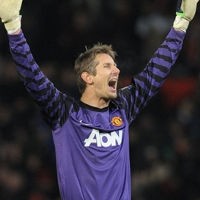Van Der Sar Tinggalkan Sepakbola Demi Keluarga