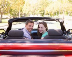 Keahlian Pria Memarkir Mobil Bikin Wanita Terpesona