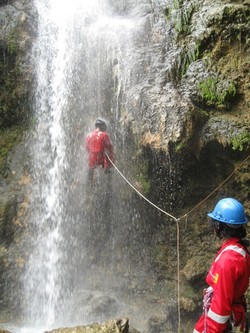 Menikmati cantiknya tanah tak berpengharapan