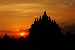 Sunset di plaosan
