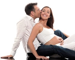 4 Aturan Bercinta Saat Hamil