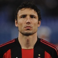 Gabung Milan, Van Bommel Tak Direstui Sneijder