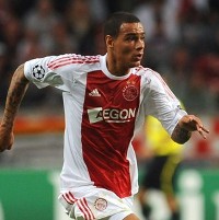 Klub Inggris Dikait-kaitkan dengan Van der Wiel