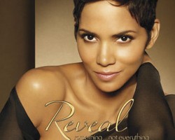 Parfum Halle Berry Ungkapkan Rahasia Wanita