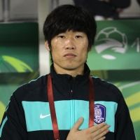 Park Ji Sung Berhenti di Angka 100