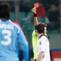 Allegri: Van Bommel Pantas Diusir