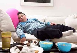 Tidur Larut Malam Saat Akhir Pekan Bikin Anak Cepat Gemuk