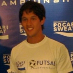 Irfan Bachdim Tak Ingin Pacarnya Jadi Artis 